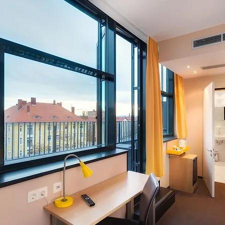 Muenchen-moosach Отель 3*