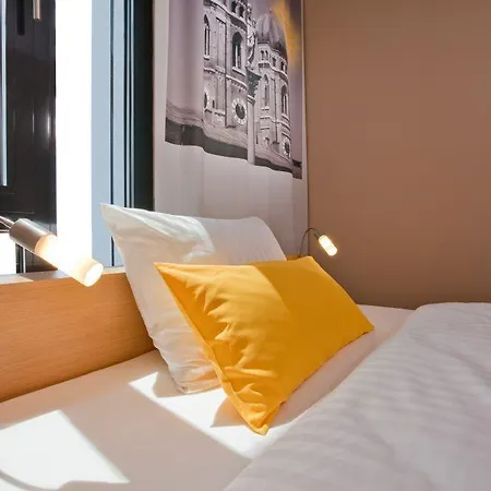 Hotel Muenchen-moosach 3*
