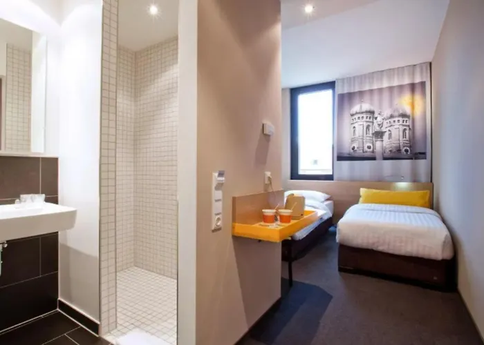 Hotel Muenchen-moosach 3*